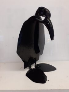 schrootkunst kunstwerk oud ijzer zwart pinguin betaalbare kunst buiten metaal creatie